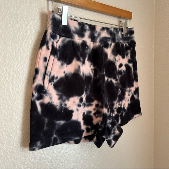 NWT, 525 America Womens High Rise Tye Dye Quartz Multi Shorts Pink/Black, Medium - Picture 2 of 8